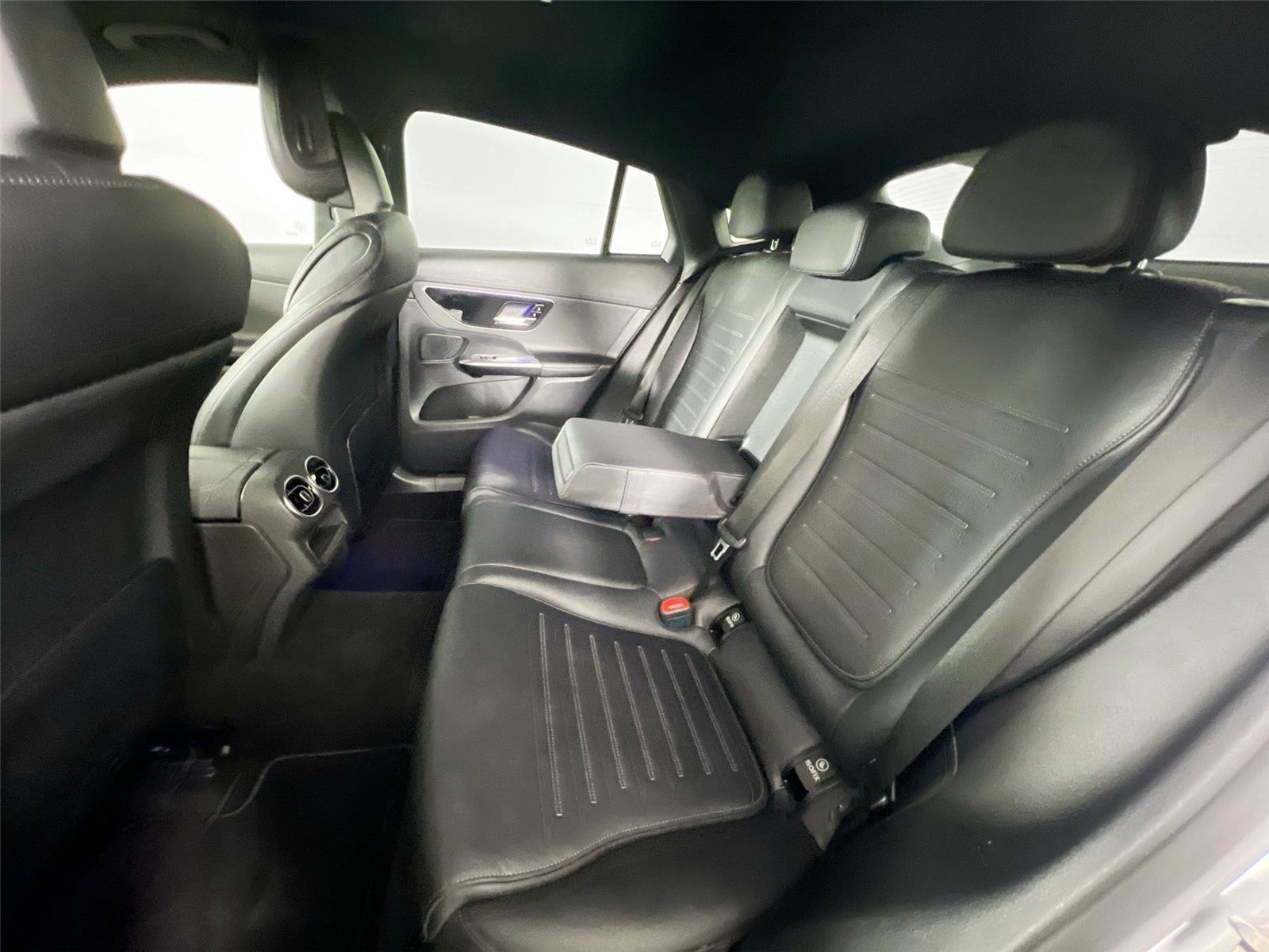 Used 2024 Mercedes-Benz GLC 300 4MATIC image 21