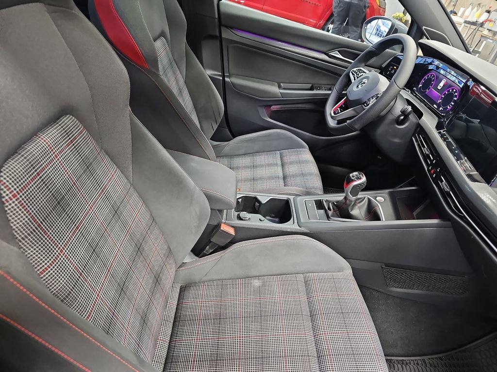 Used 2022 Volkswagen GTI SE image 10