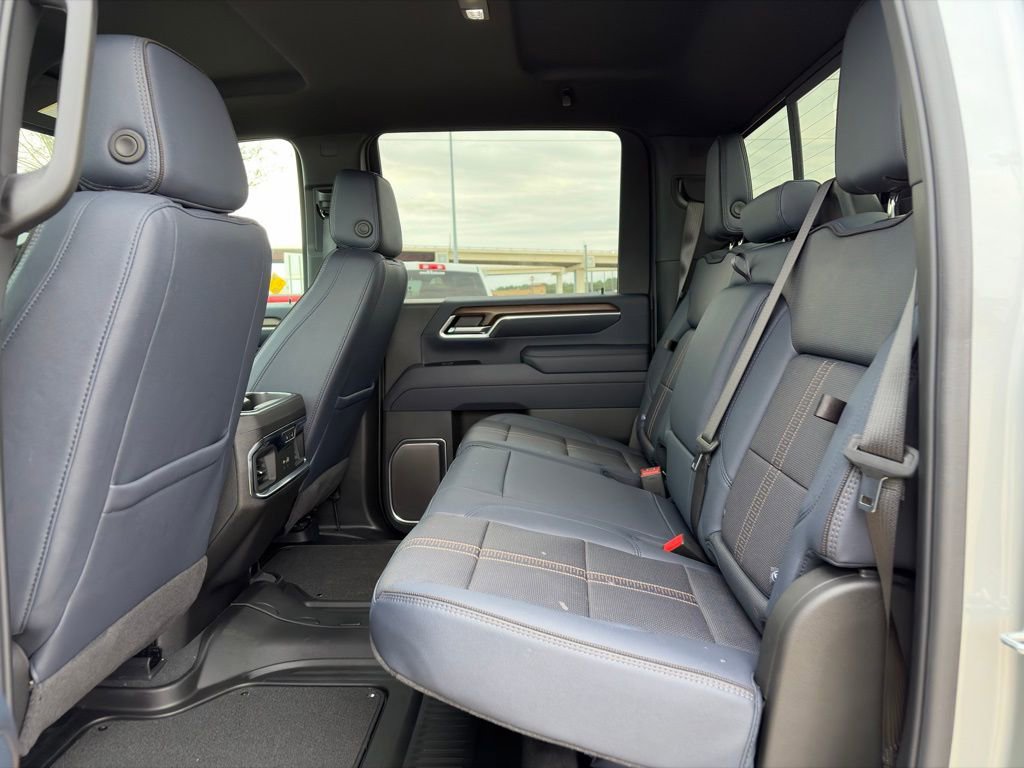 Used 2025 Chevrolet Silverado 3500 High Country AWD/4WD image 12