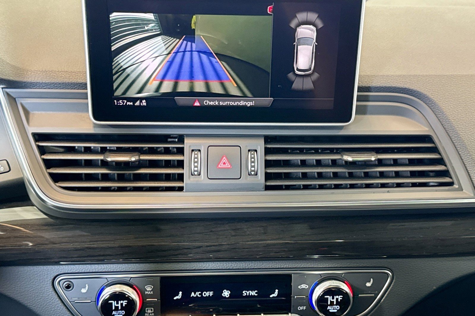 Used 2020 Audi Q5 e Premium Plus w/ Premium Plus Package image 14