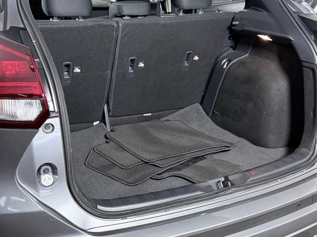 Used 2024 Nissan Kicks SV w/ Interior Electronics Package FWD image 28