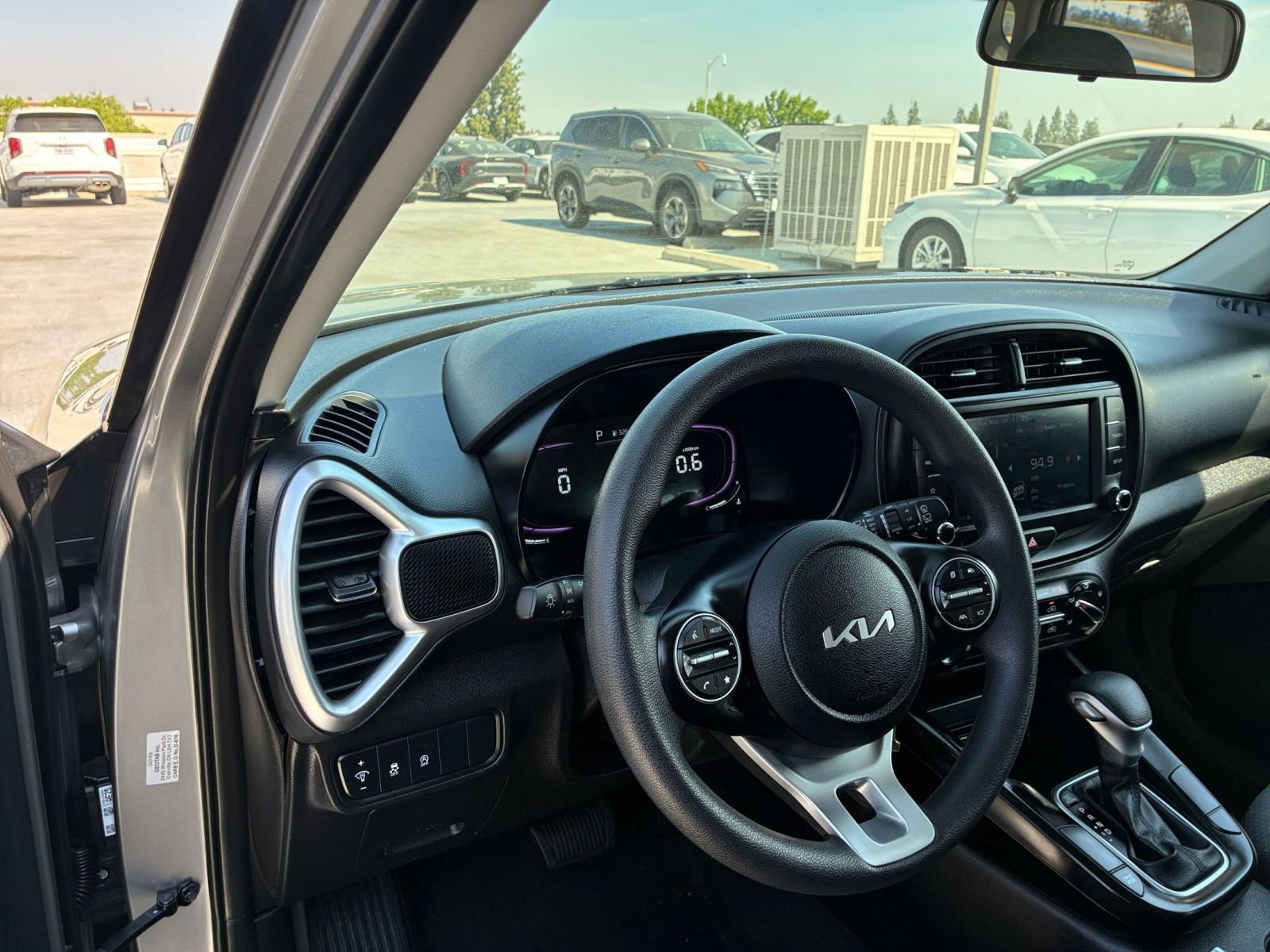 Used 2025 Kia Soul LX w/ LX Technology Package image 32