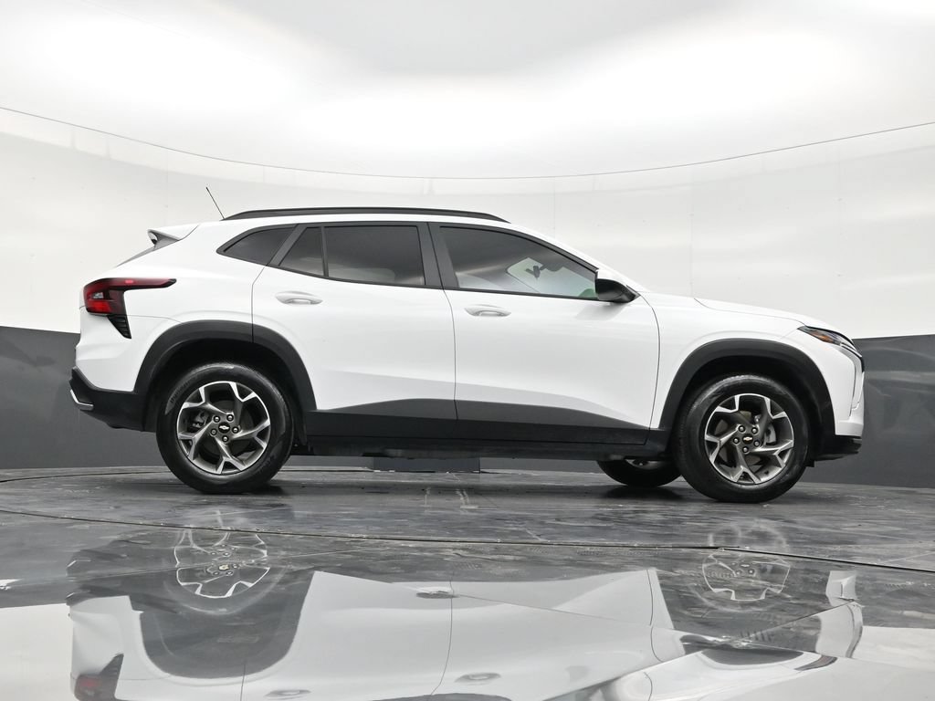 Used 2024 Chevrolet Trax LT FWD image 22