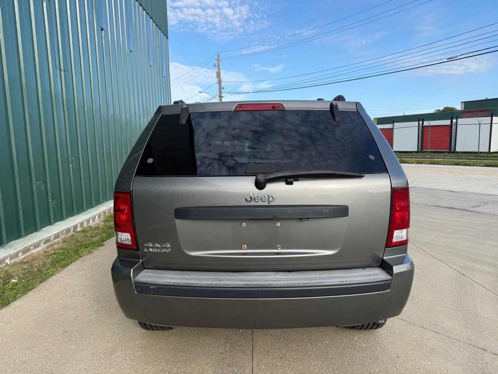 Used 2007 Jeep Grand Cherokee Laredo AWD/4WD image 4