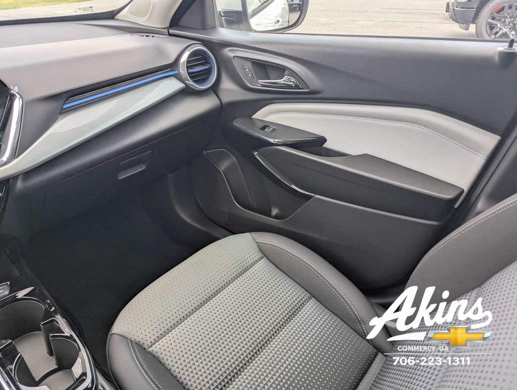 New 2026 Chevrolet Trax LT w/ LT Convenience Package FWD image 17