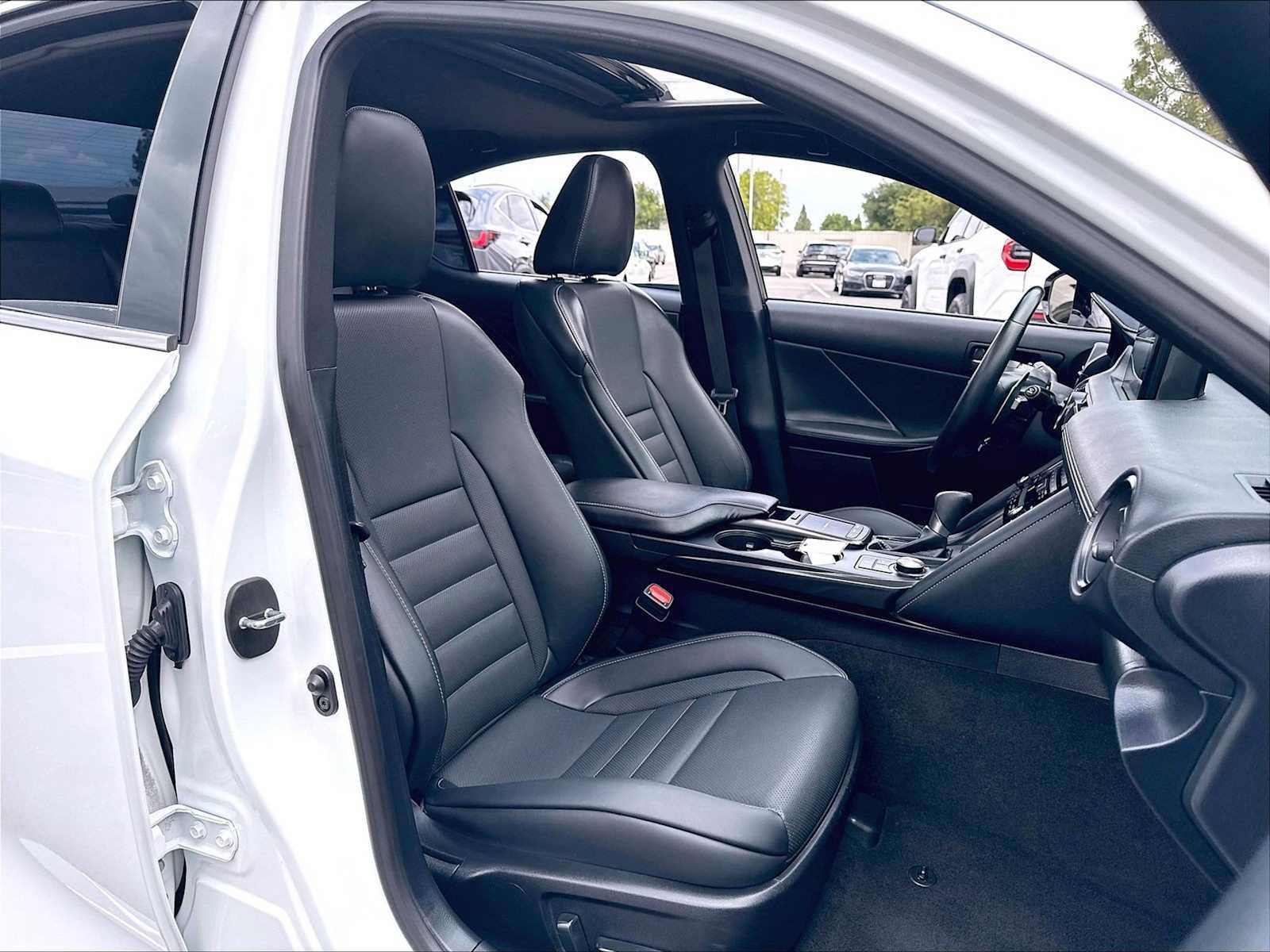 Used 2024 Lexus IS 350 F Sport RWD image 10