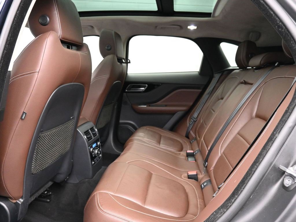 Used 2019 Jaguar F-PACE S image 20