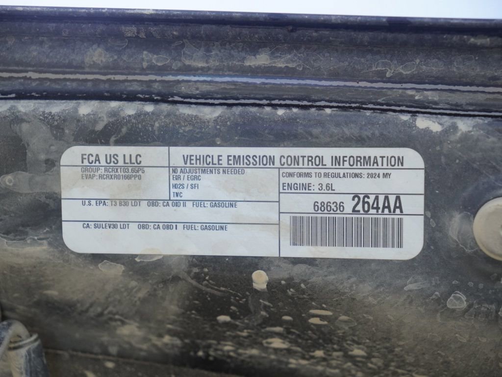Used 2024 Jeep Gladiator Sport image 30