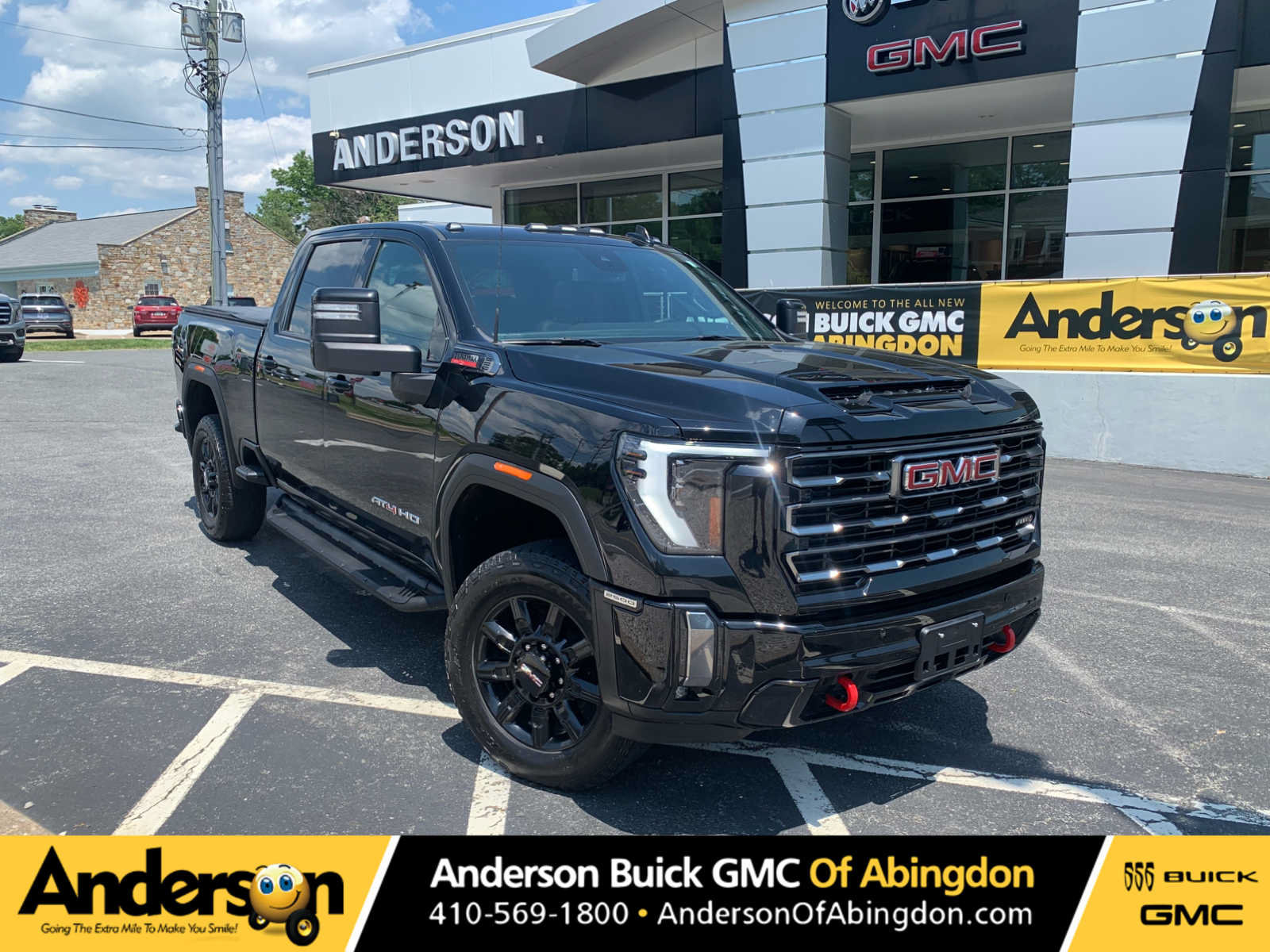 Used 2024 GMC Sierra 2500 AT4 w/ AT4 Preferred Package AWD/4WD image 1