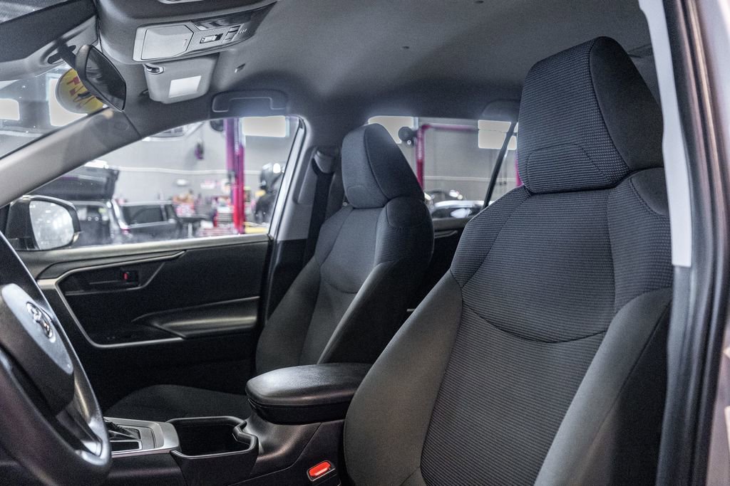 Used 2024 Toyota RAV4 LE image 17