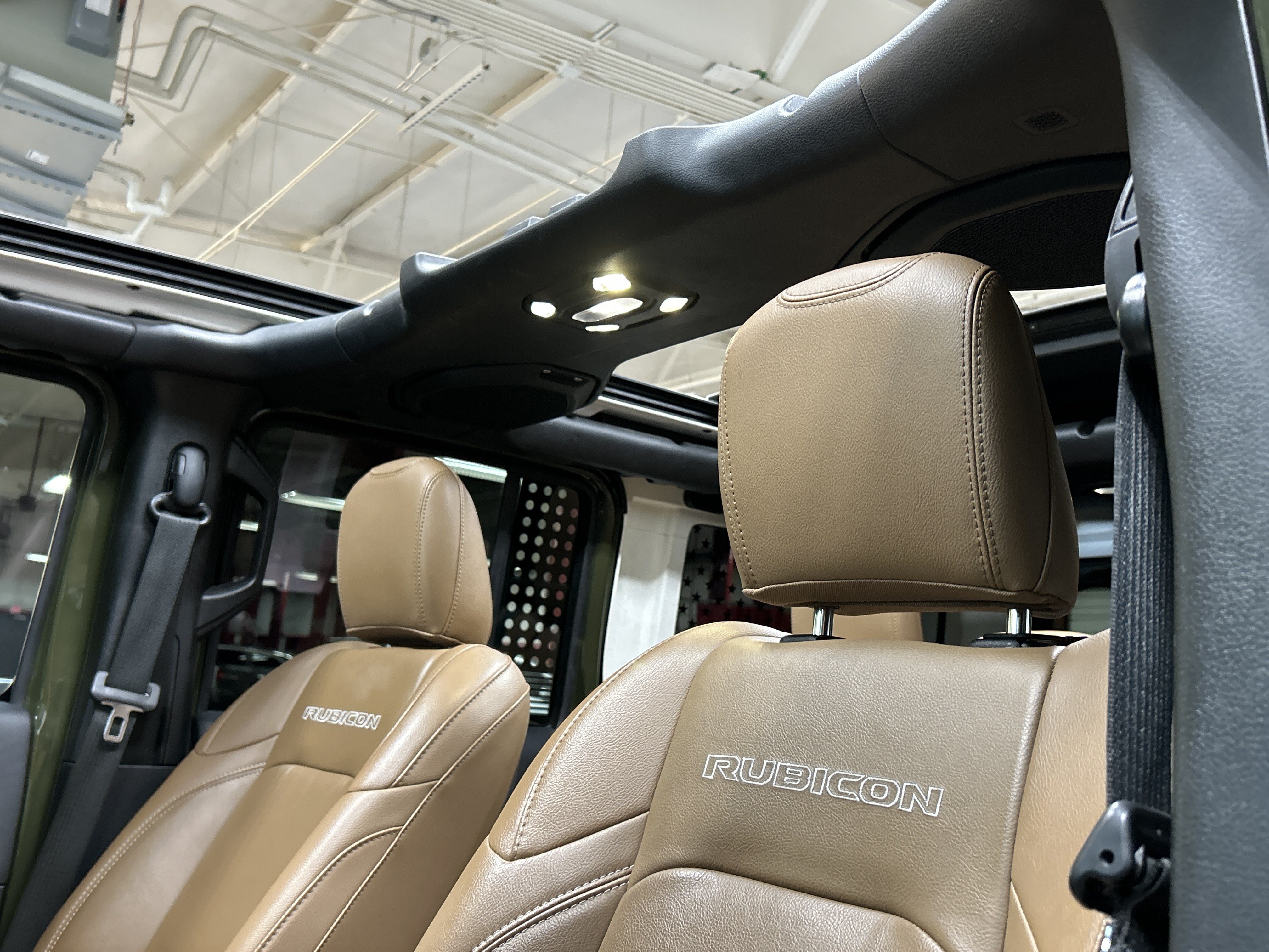 Used 2021 Jeep Wrangler Unlimited Rubicon AWD/4WD image 7