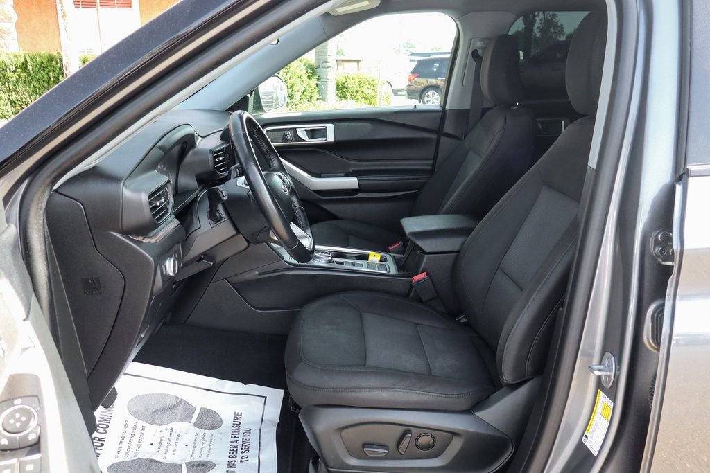 Used 2022 Ford Explorer XLT image 17