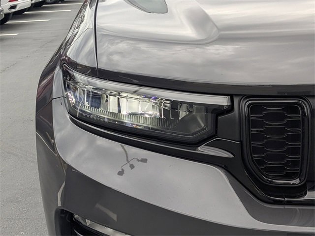 New 2025 Jeep Grand Cherokee Limited w/ Black Appearance Package image 10