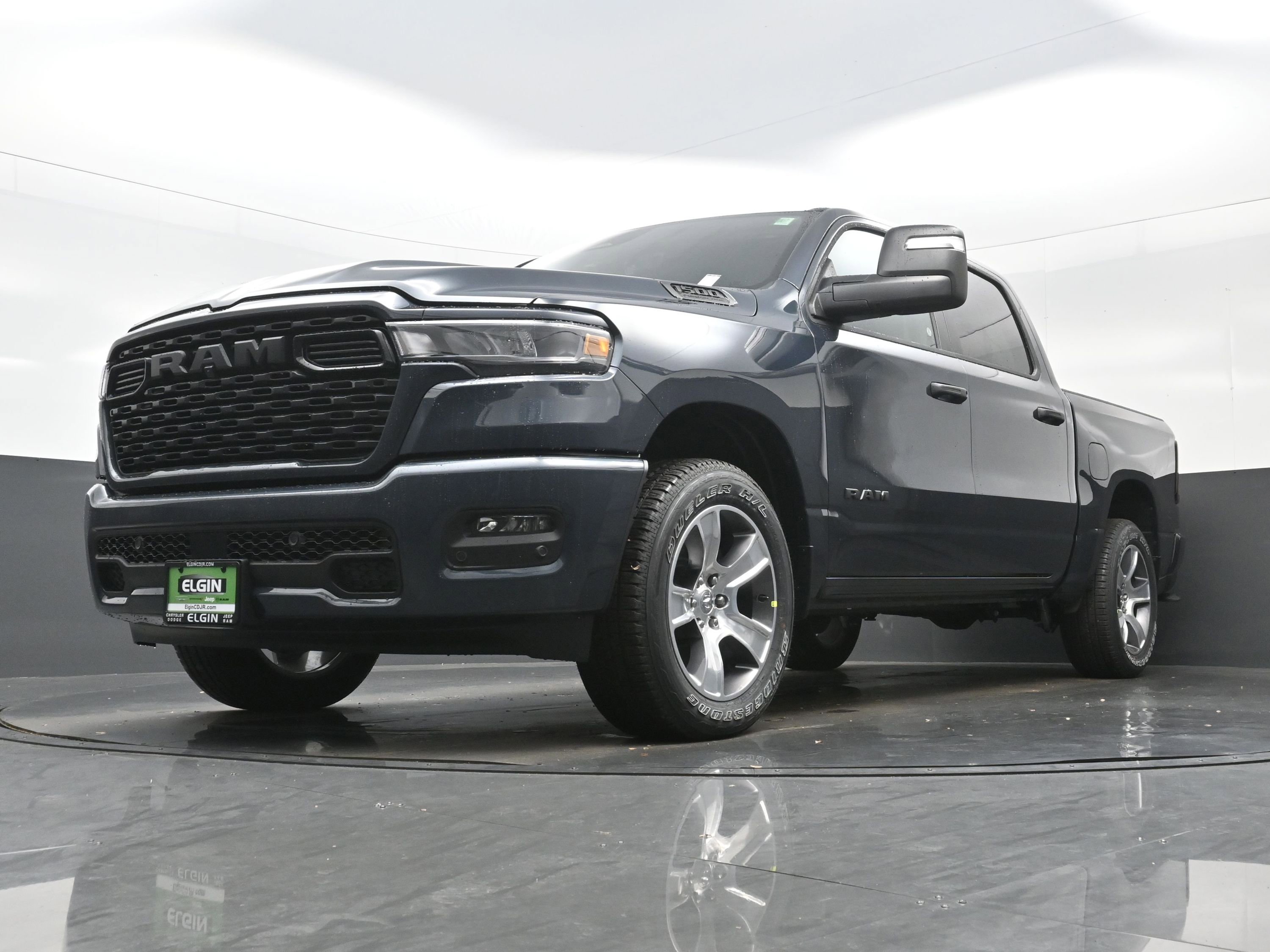 New 2026 RAM 1500 Express AWD/4WD image 11