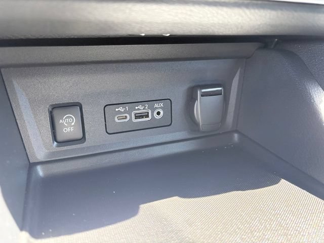 Used 2025 Nissan Sentra SV FWD image 19