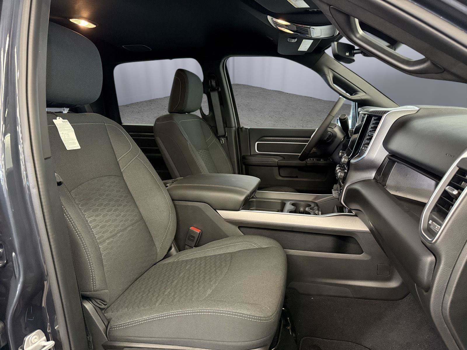 New 2026 RAM 2500 Big Horn AWD/4WD image 38