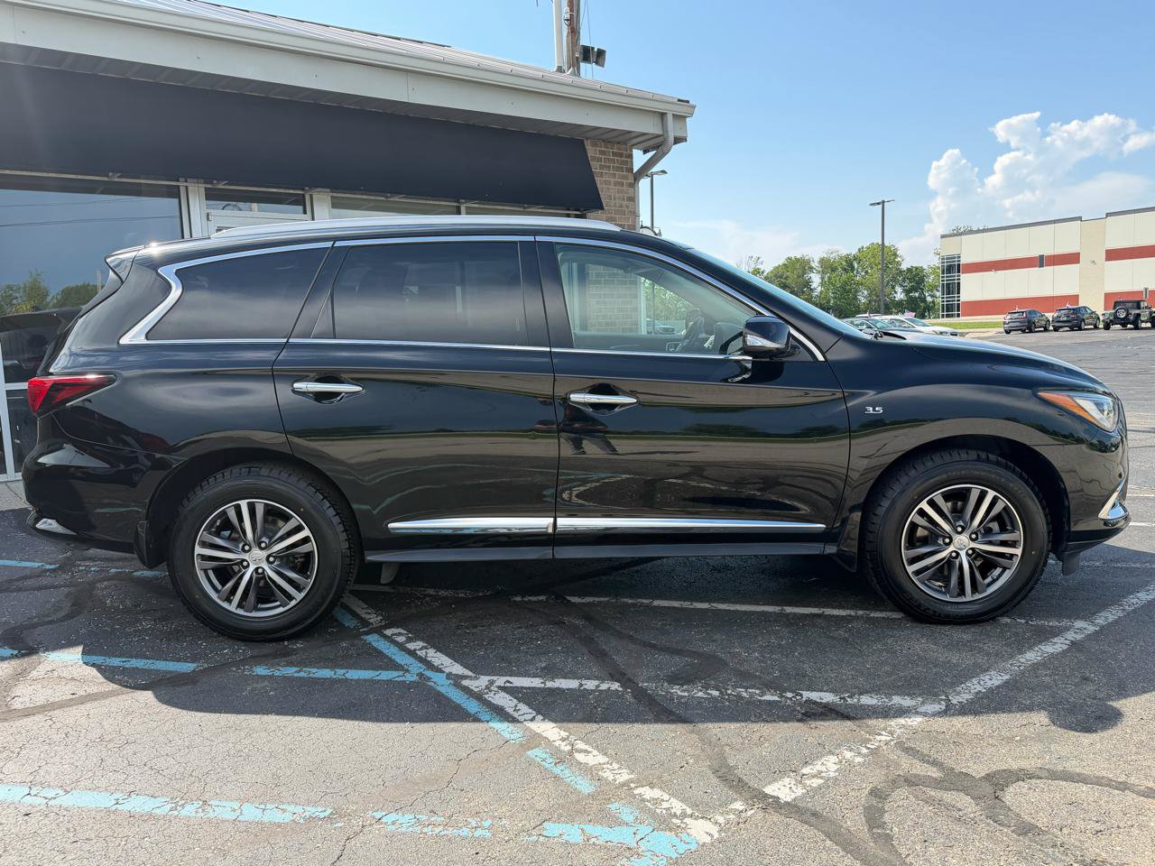 Used 2018 INFINITI QX60 Luxe w/ Premium Plus Package AWD/4WD image 7