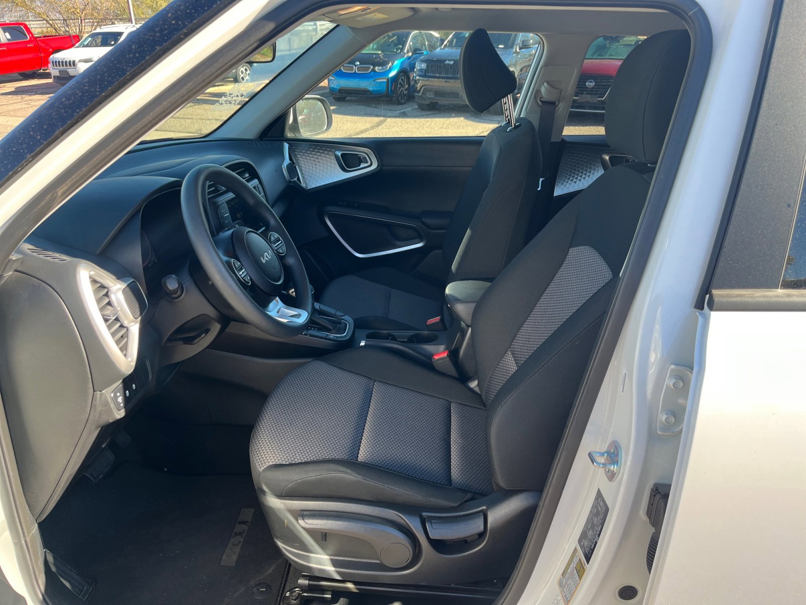 Used 2025 Kia Soul LX image 14