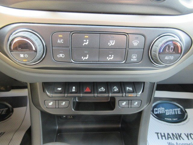 Used 2022 Chevrolet Colorado Z71 AWD/4WD image 19