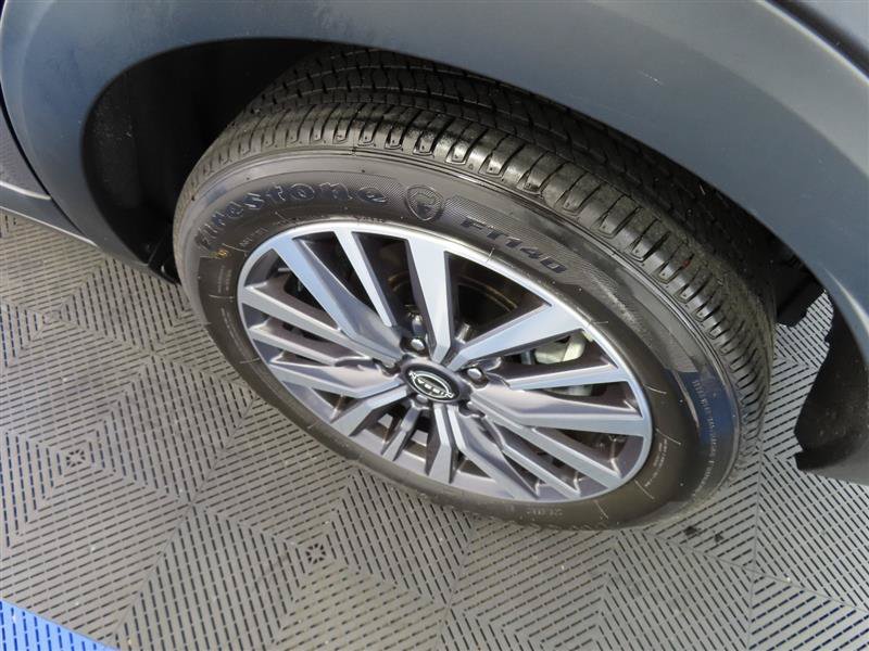Used 2024 Nissan Kicks SV FWD image 8