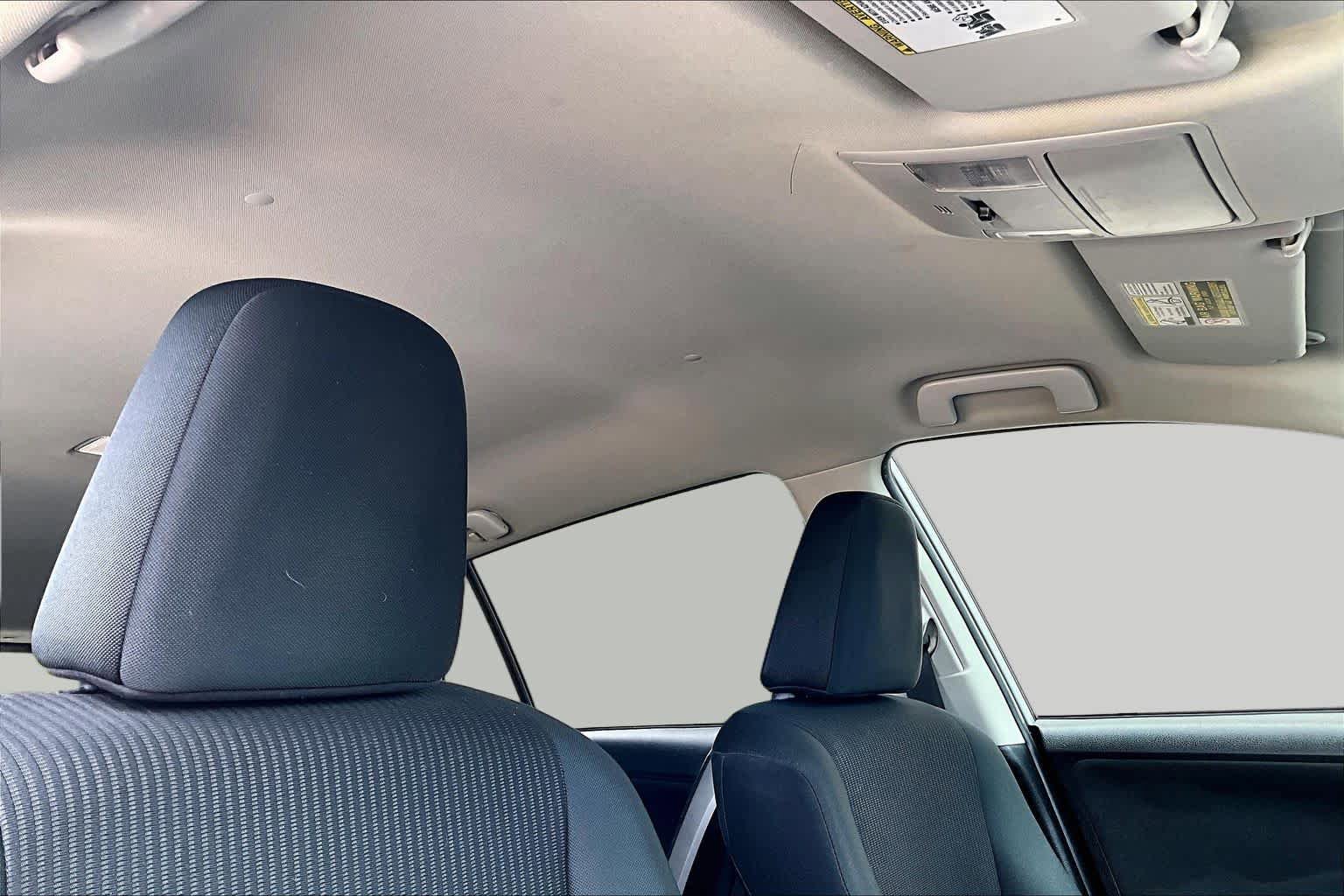 Used 2016 Toyota RAV4 LE FWD image 14
