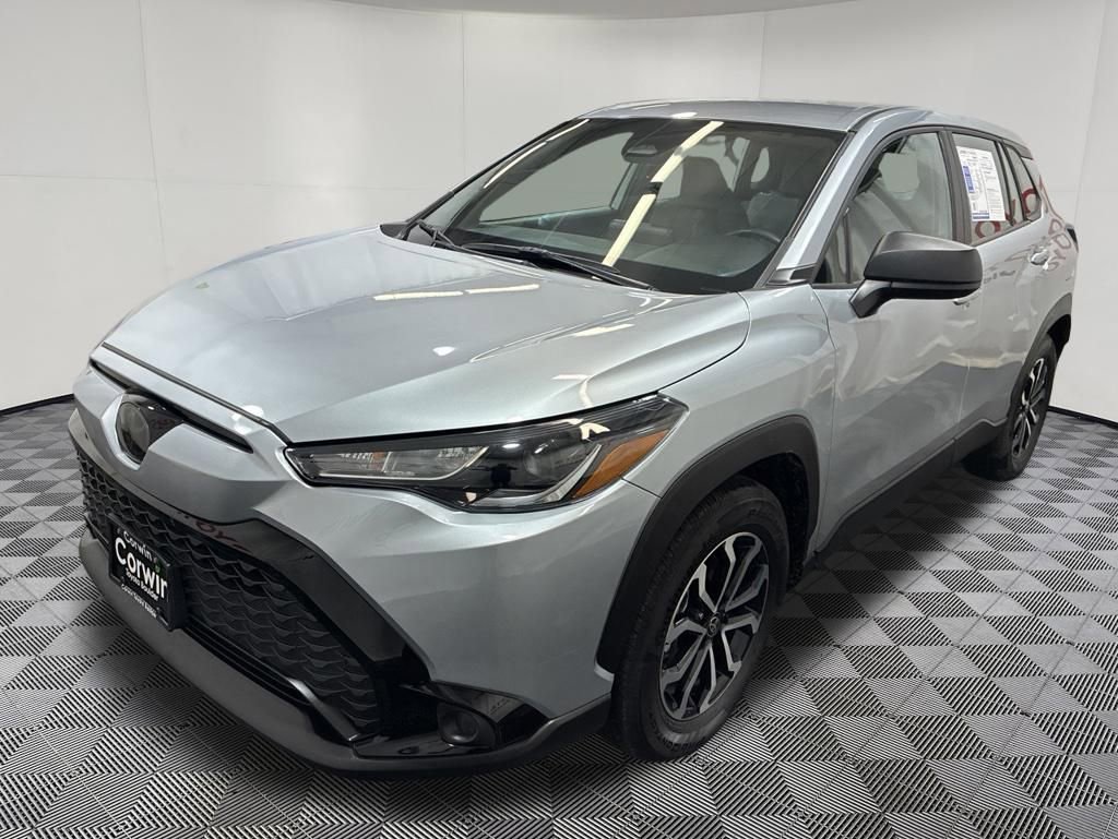 Used 2025 Toyota Corolla Cross AWD Hybrid image 3