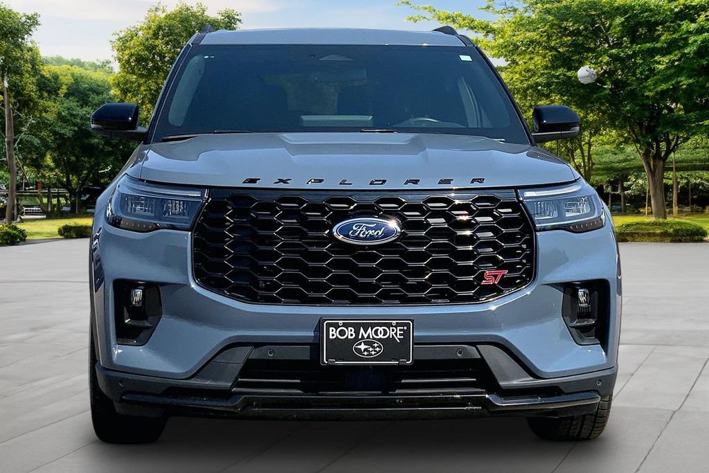 Used 2025 Ford Explorer ST AWD/4WD image 2