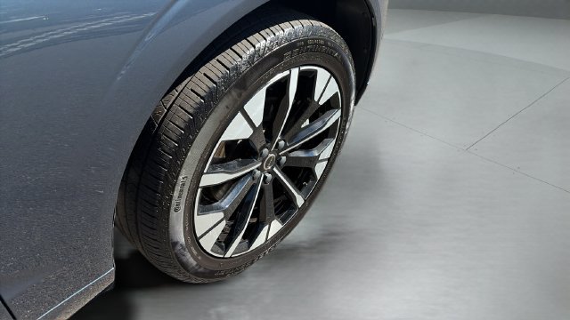 Certified 2026 Volvo XC60 B5 Plus AWD/4WD image 23