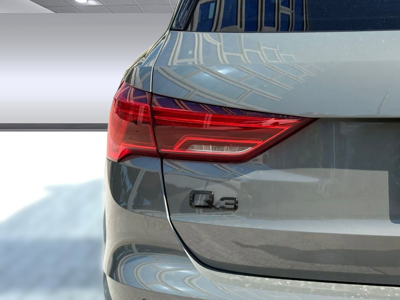 New 2025 Audi Q3 2.0T Premium image 13