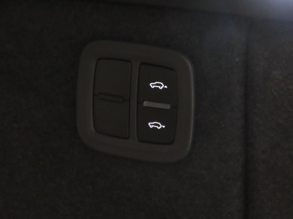 Certified 2024 Porsche Macan 4 Electric AWD/4WD image 48