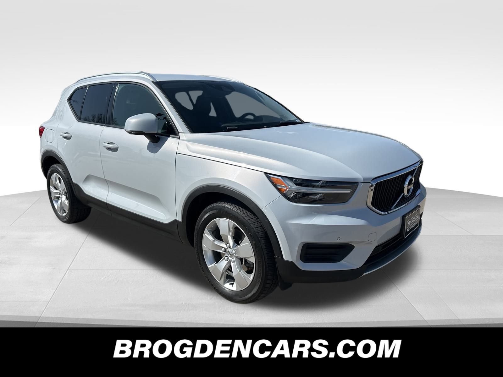 Used 2020 Volvo XC40 T5 Momentum