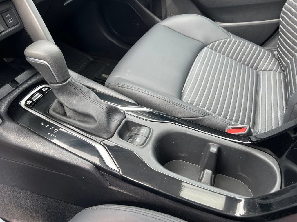 Used 2025 Toyota Corolla Cross AWD Hybrid w/ Convenience Package image 27