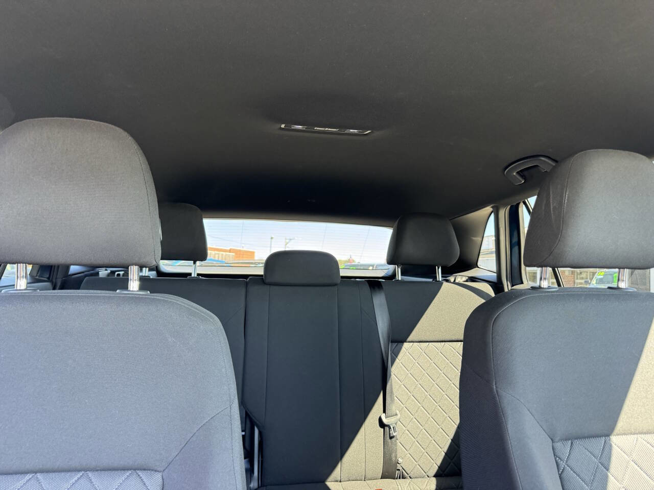 Used 2020 Volkswagen Atlas Cross Sport S image 37