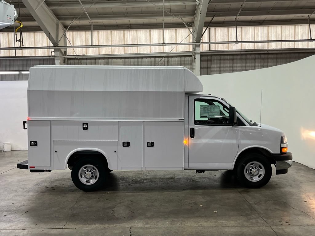 New 2025 Chevrolet Express 3500 w/ Power Convenience Package RWD image 9