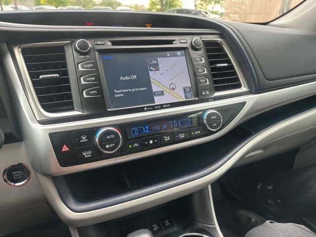 Used 2017 Toyota Highlander XLE AWD/4WD image 15