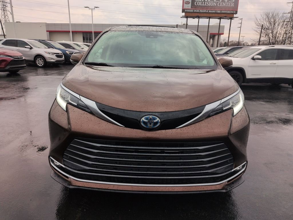 Certified 2024 Toyota Sienna Limited image 8
