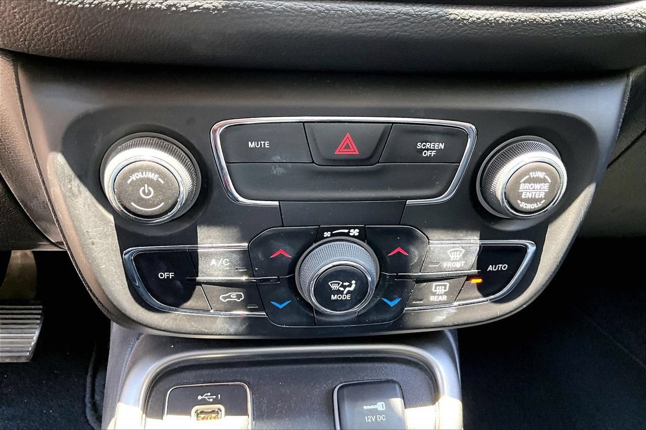 Used 2019 Jeep Compass Latitude w/ Popular Equipment Group FWD image 22