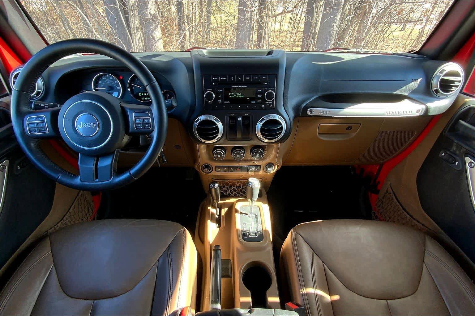 Used 2016 Jeep Wrangler Sahara w/ Connectivity Group image 16