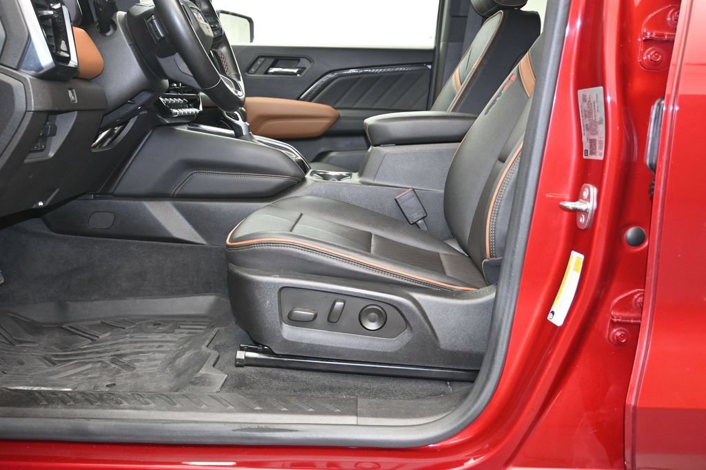 Used 2023 GMC Canyon AT4 w/ AT4 Premium Package AWD/4WD image 23