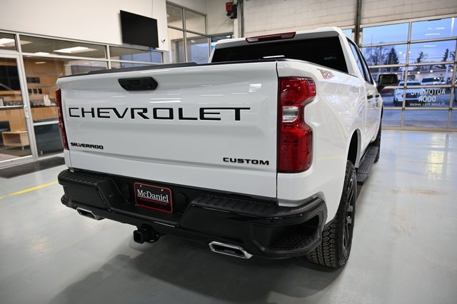 New 2026 Chevrolet Silverado 1500 Custom Trail Boss w/ LPO, Dark Essentials Package image 5