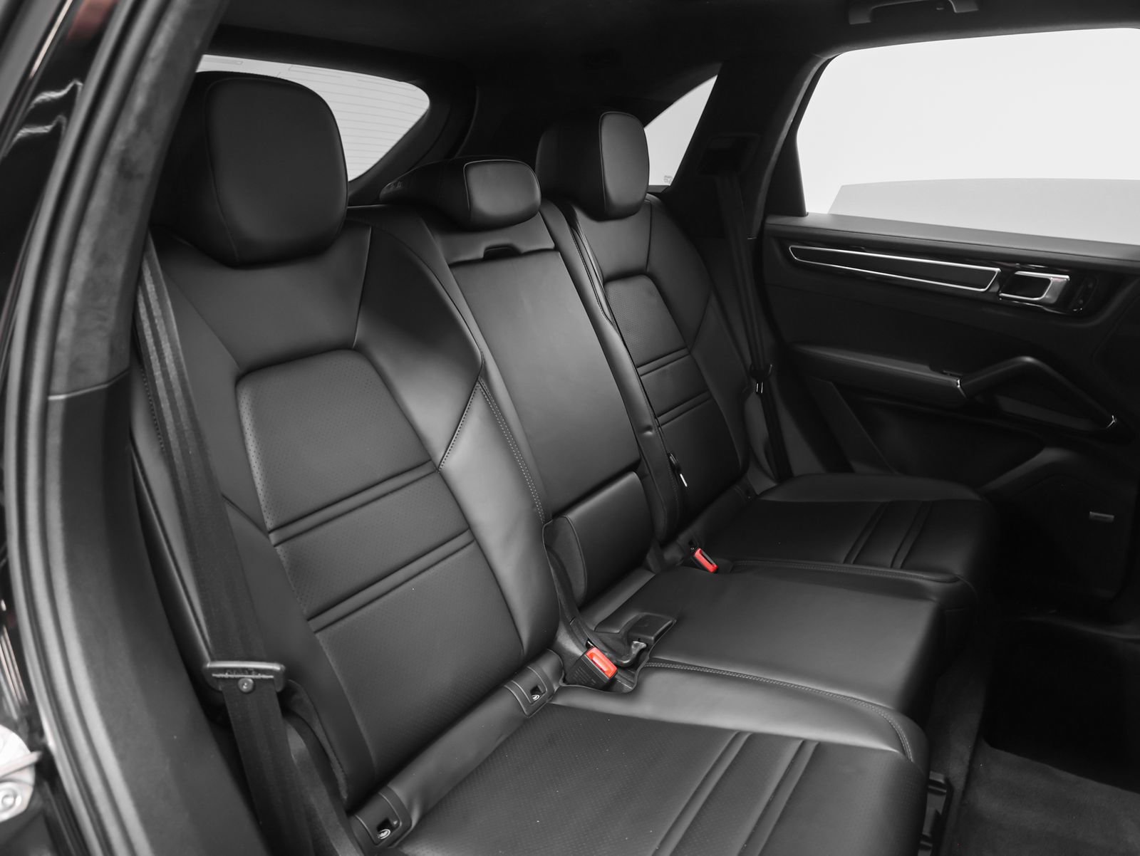 Certified 2021 Porsche Cayenne GTS AWD/4WD image 26