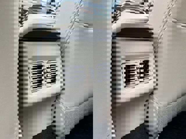 Used 2018 Toyota Camry XLE image 22