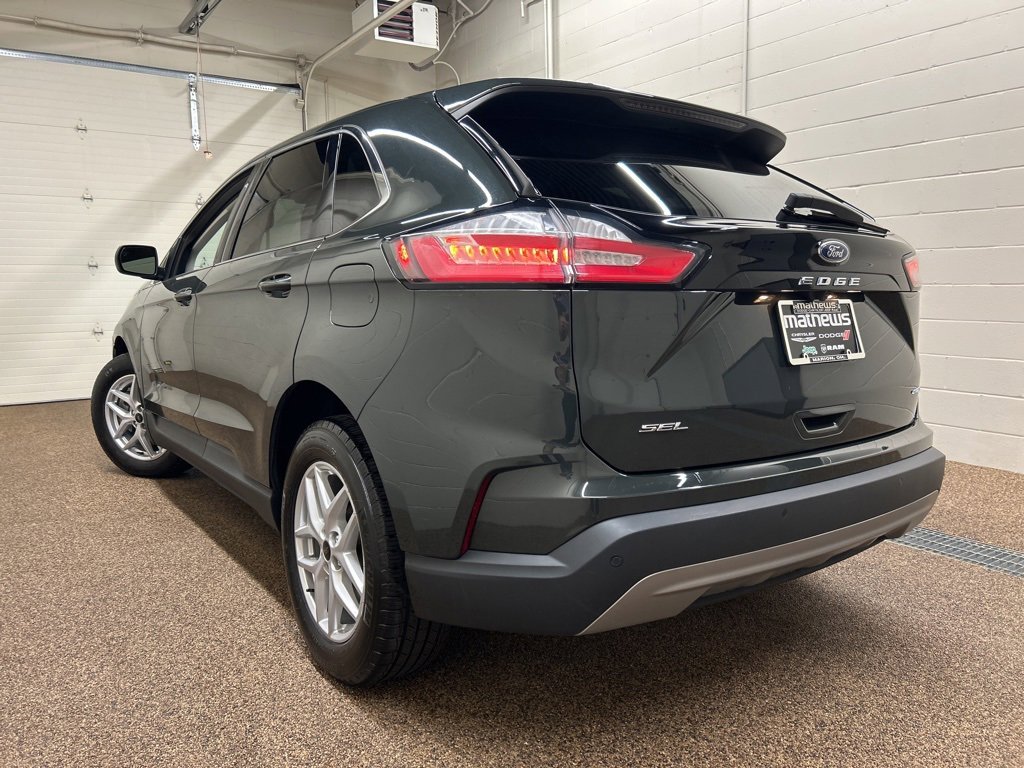 Used 2023 Ford Edge SEL image 4