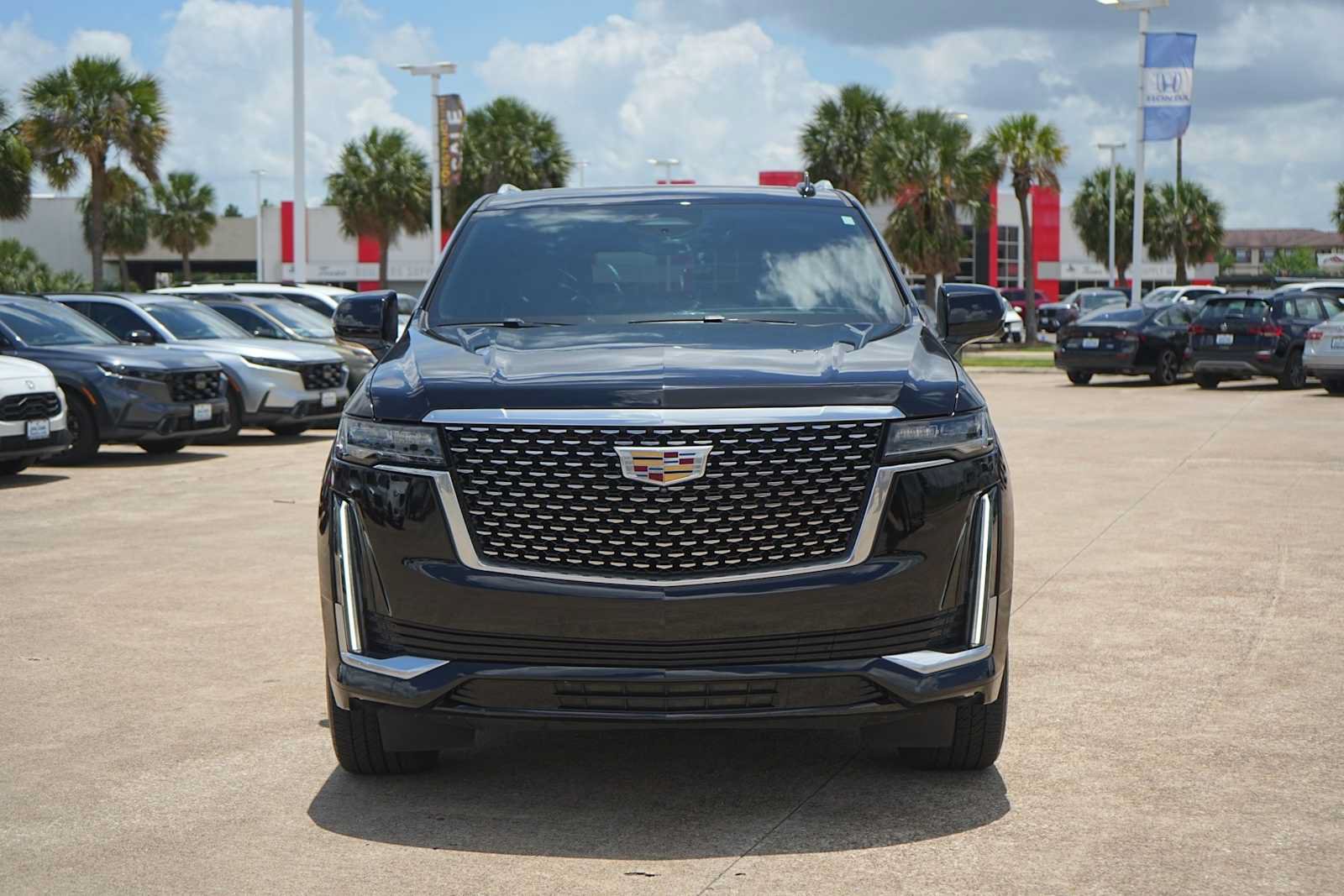 Used 2024 Cadillac Escalade ESV Premium Luxury RWD image 6