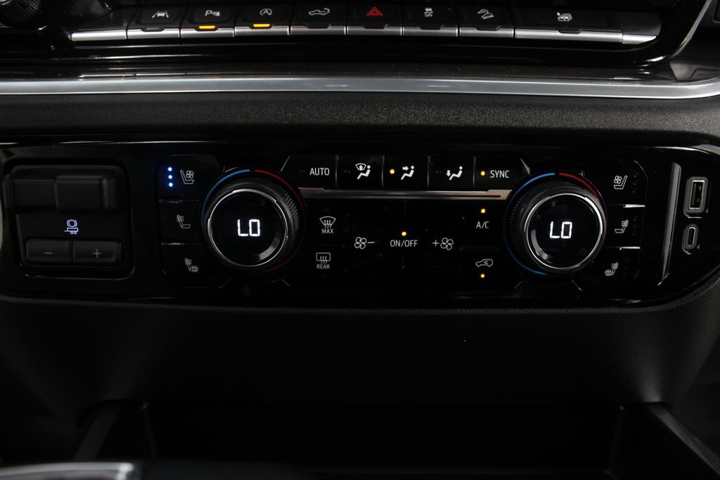 Used 2023 Chevrolet Silverado 1500 LTZ AWD/4WD image 7