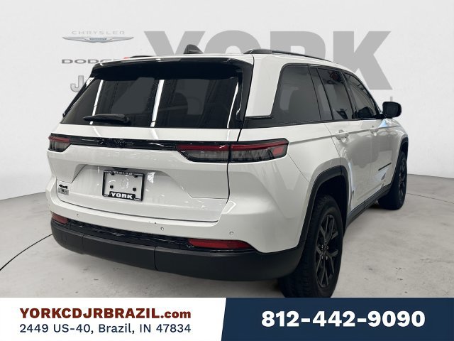 Used 2024 Jeep Grand Cherokee Altitude AWD/4WD image 5