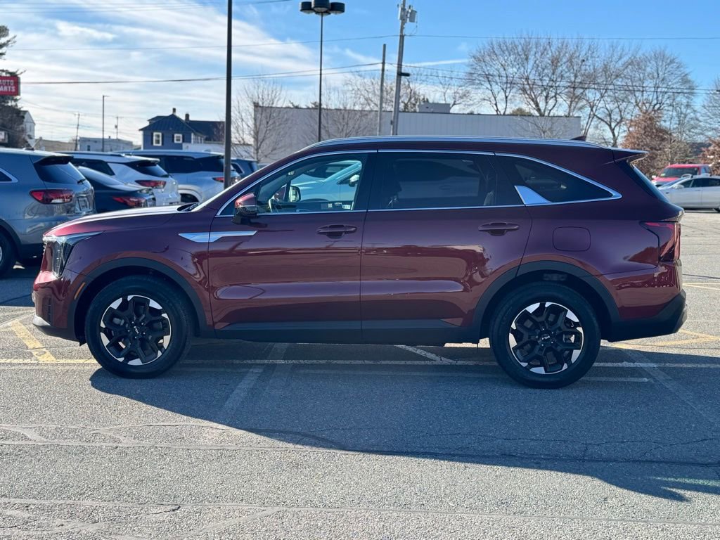 Used 2024 Kia Sorento S w/ Panoramic Sunroof Package image 2