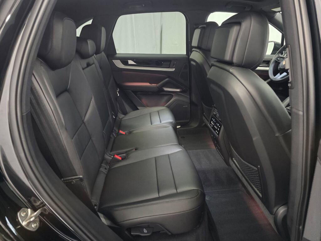 New 2026 Porsche Cayenne AWD/4WD image 26