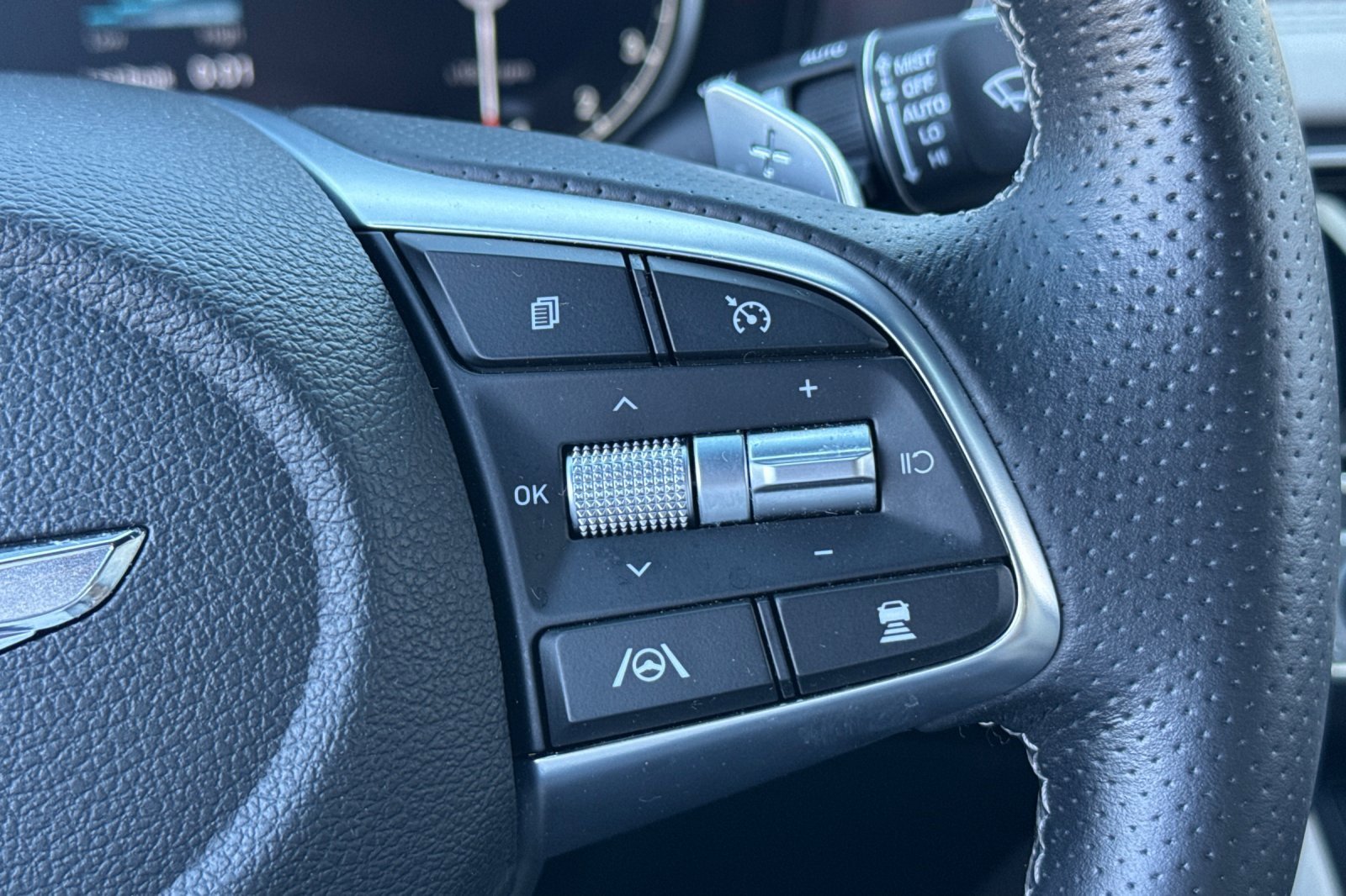 Used 2022 Genesis G70 3.3T image 35