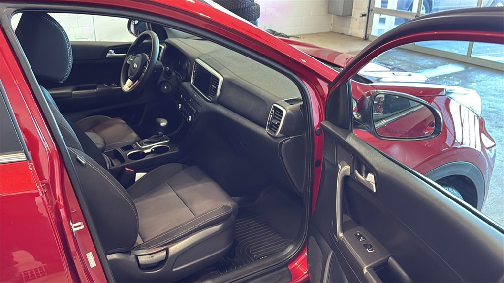 Used 2020 Kia Sportage LX image 12